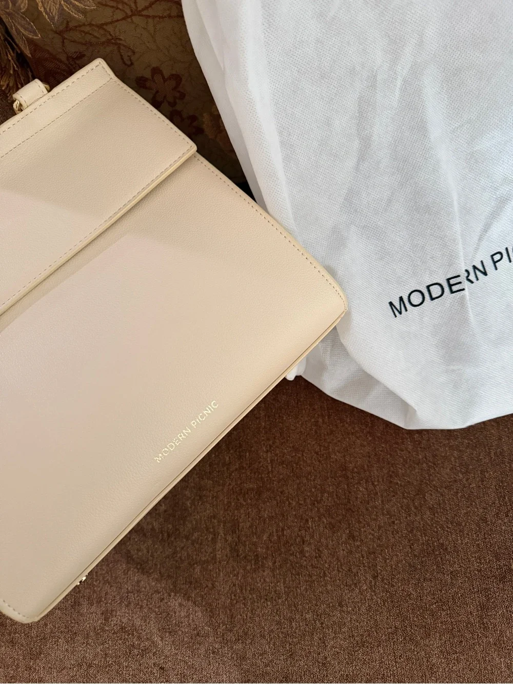 Modern Picnic The Luncher Insulated Vegan Leather Handbag Cream Ivory